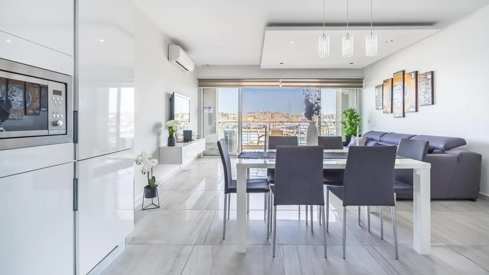 Large & Modern 3Br Seafront Apartment With Large Balcony - Close To Saint Julian'S, Sliema, & Manoel Island Gzira