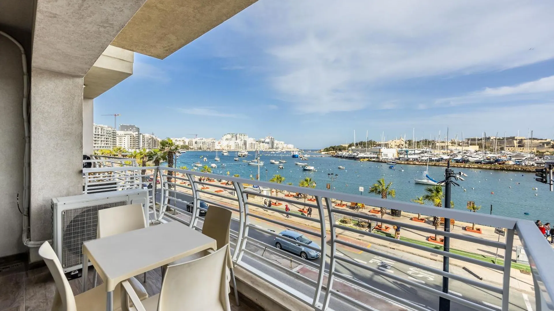 Large & Modern 3Br Seafront Apartment With Large Balcony - Close To Saint Julian'S, Sliema, & Manoel Island Gzira Malta